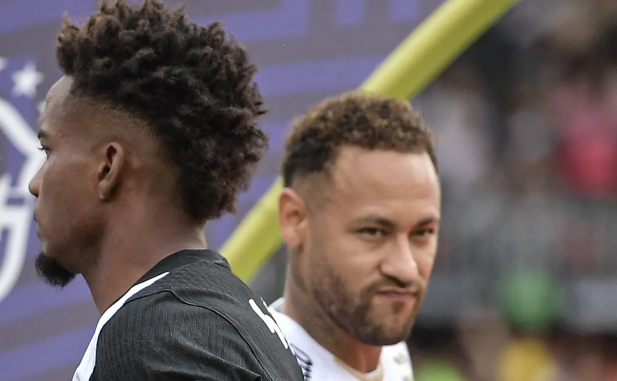 Tiago Leifert não alivia e faz críticas após atitude de Thiago Mendes com Neymar em Vasco x Santos