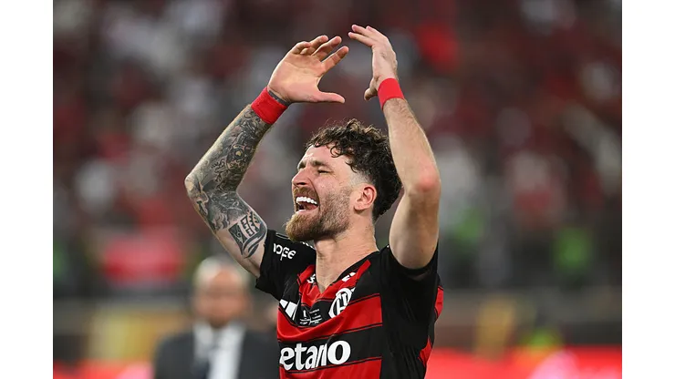 Léo Pereira. Foto: Rodrigo Valle/Getty Images
