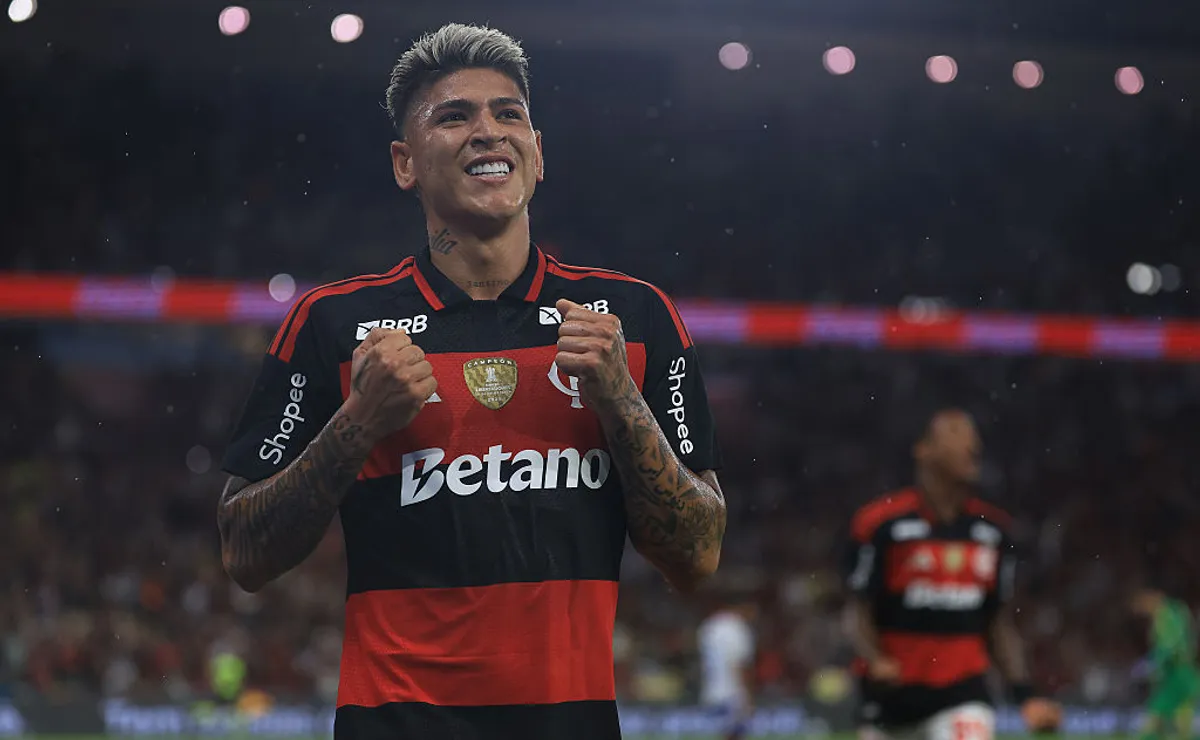 Flamengo reduz busca por meia após Carrascal crescer e pode apostar em solução interna