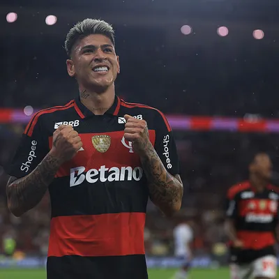Flamengo reduz busca por meia após evolução de Carrascal e muda planos no mercado