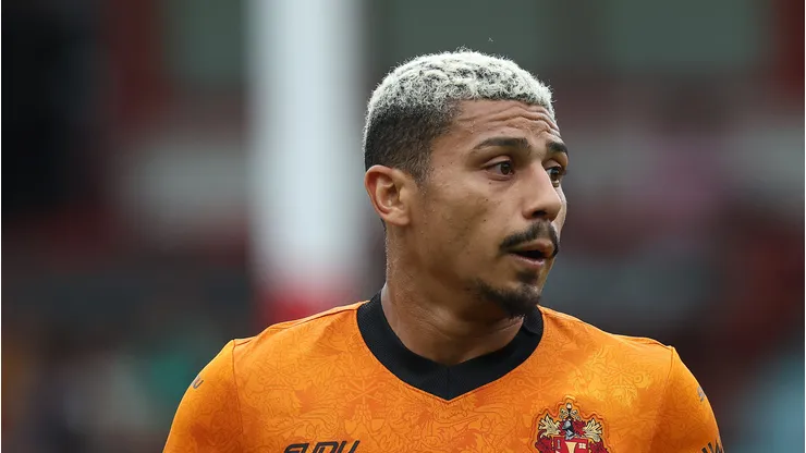 André em campo pelo Wolverhampton.