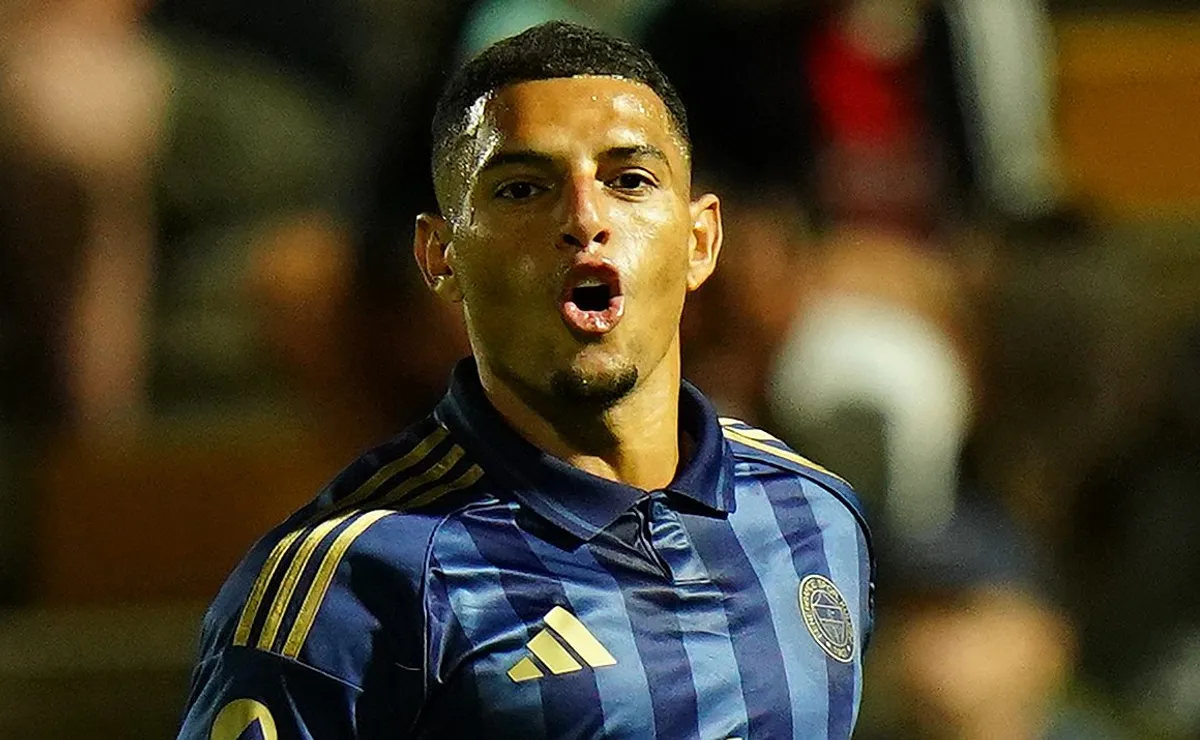 Vasco busca contratação de Diego Carlos por empréstimo ou através de rescisão com o Fenerbahçe