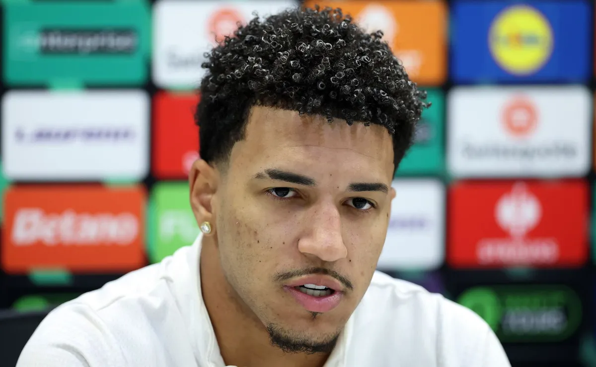 Em alta no Shakhtar, Kauã Elias mira artilharia da Champions e sonha com a Seleção