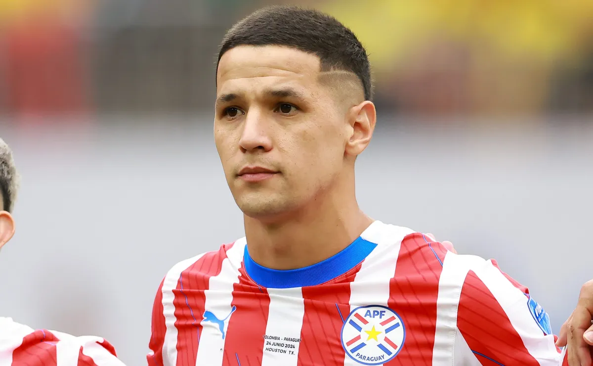 Vasco decide contratar novo centroavante e está interessado por Alex Arce, do Independiente Rivadavia