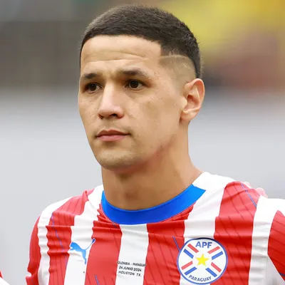 Vasco entra na disputa por Arce