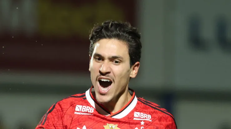 Pedro comemorando gol pelo Fla contra o Mirassol.
