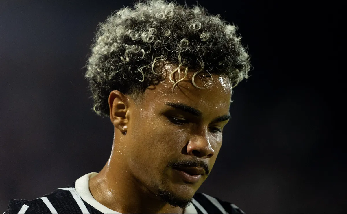 OPINIÃO: Kaio César será “sacrificado” pela titularidade de Memphis Depay após renovação no Corinthians