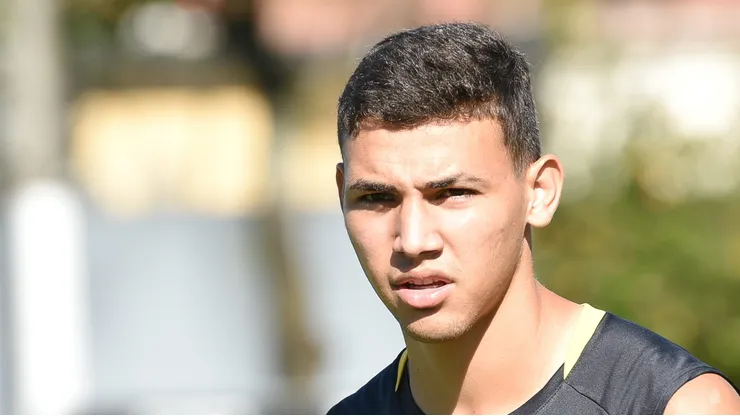 Deivid Washington durante treino pelo Santos.