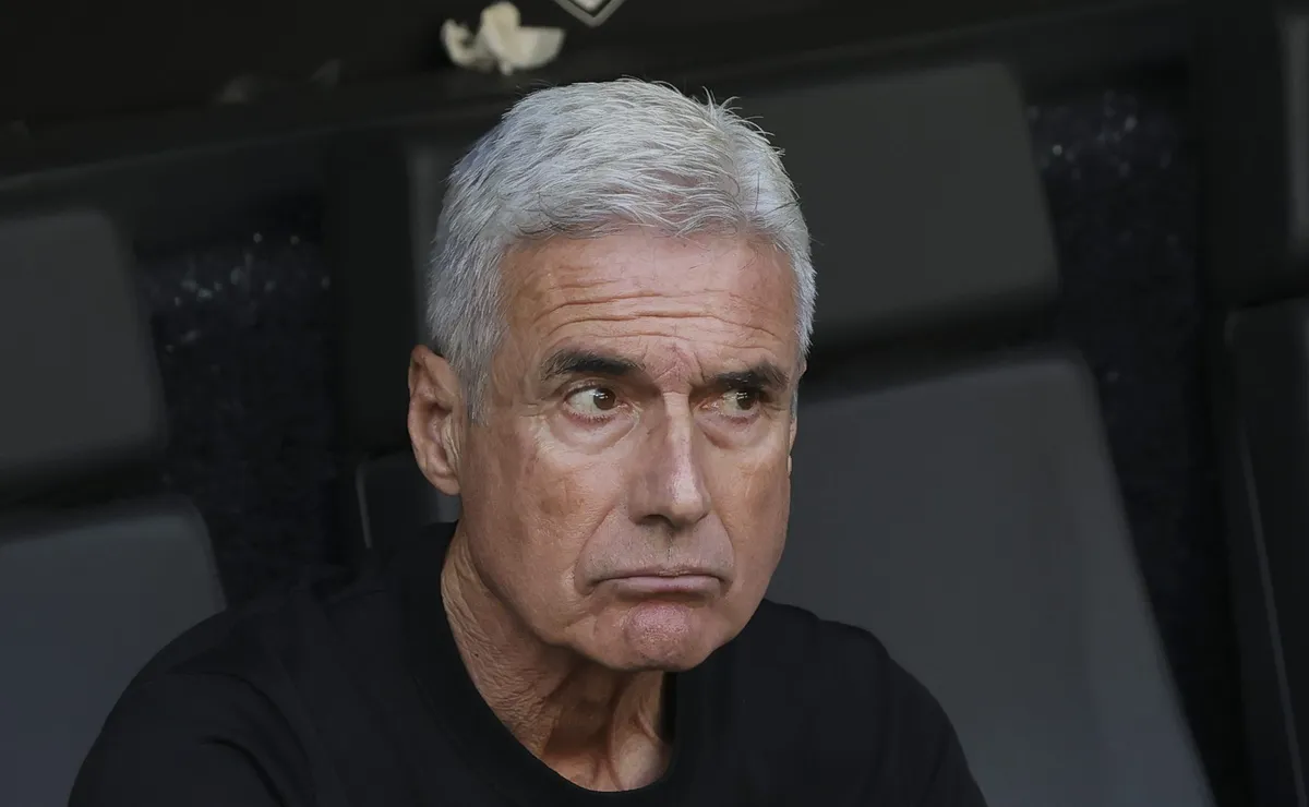 Novo técnico do Botafogo: Luís Castro é descartado e permanece no Grêmio