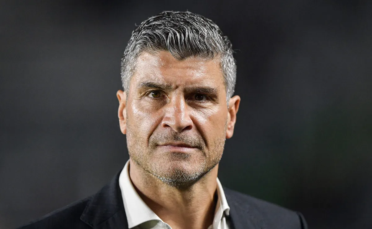 Vasco busca contratação de Deivid Washington para reforçar elenco de Pedro Emanuel