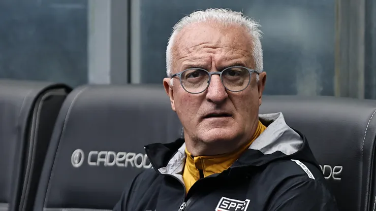 Dorival Junior tecnico do Sao Paulo durante partida contra o Gremio no estadio Arena do Gremio pelo campeonato Brasileiro A 2026.