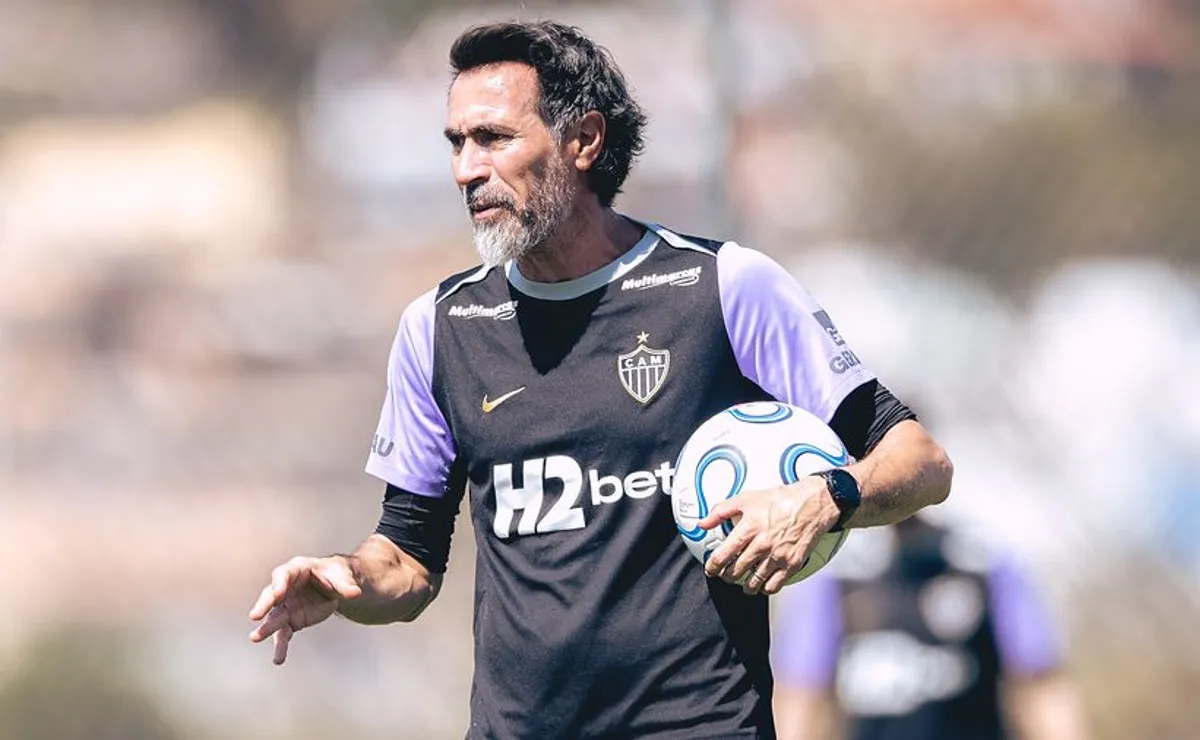 Com onda de desfalques, Domínguez mexe na escalação e promove mudanças na Sul-Americana