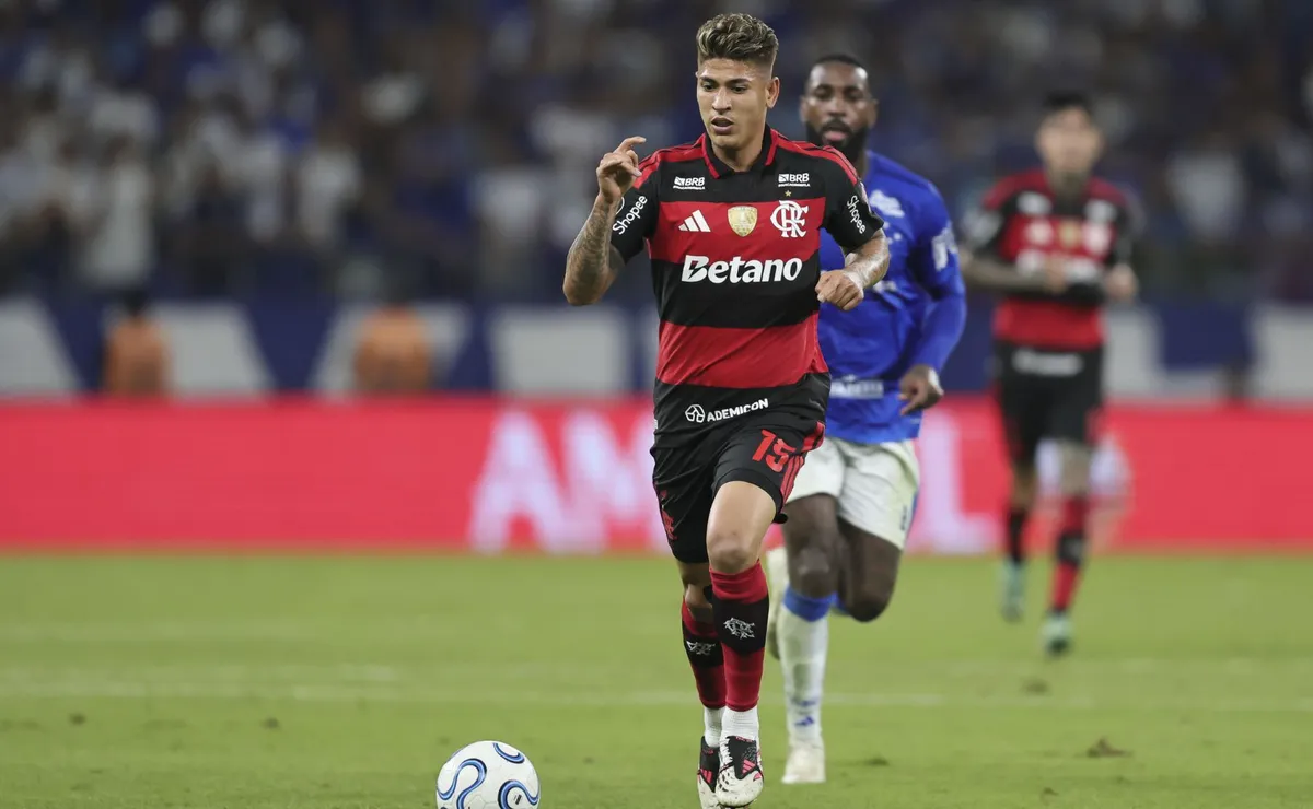 Flamengo x Cruzeiro coloca R$ 428 milhões em contratações frente a frente