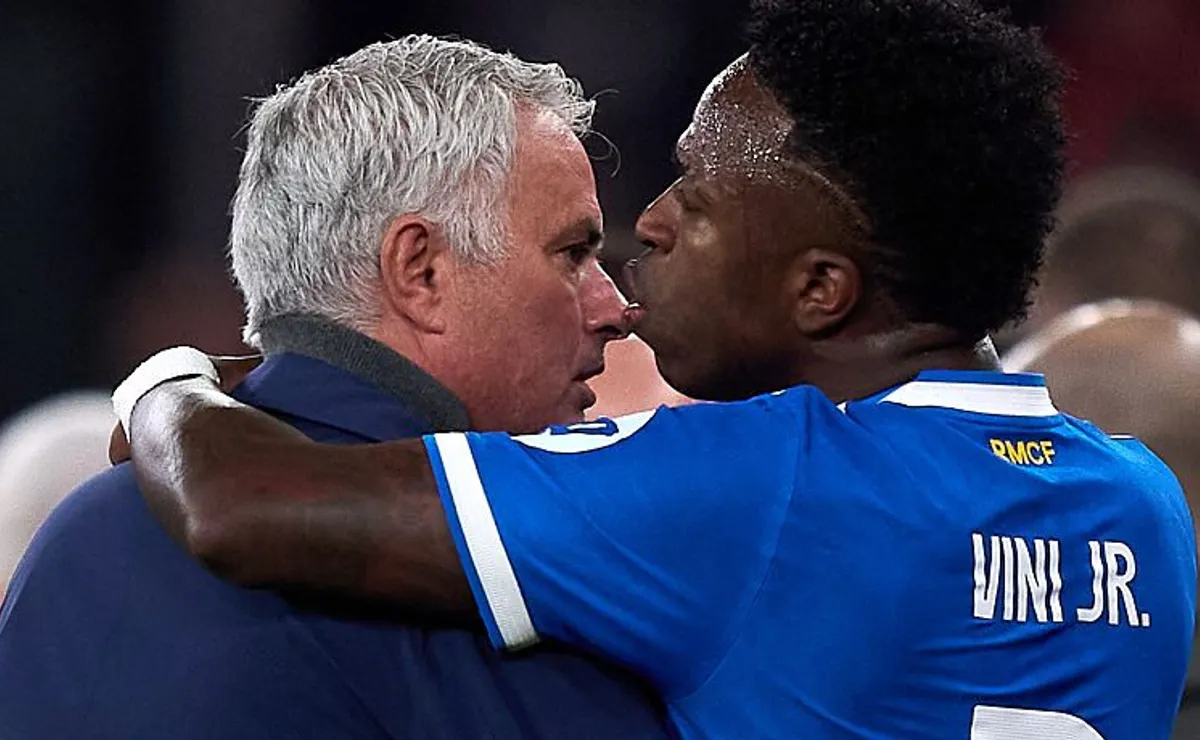 Mourinho revela conversa crucial com Vini Jr. sobre renovação e alerta sobre comportamento explosivo
