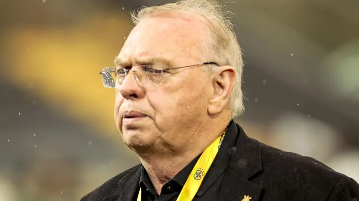 Presidente do Corinthians, Osmar Stabile, procura soluções para dívidas - Foto Marco MiateloAGIF
