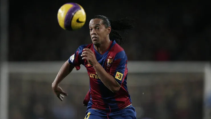 Ronaldinho atuou pelo Barcelona. Foto: Jasper Juinen/Getty Images