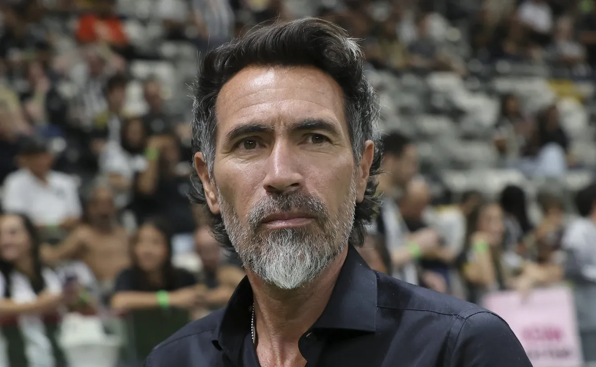 Eduardo Domínguez muda postura do time no 2º tempo e Atlético-MG elimina o Bragantino na Sula