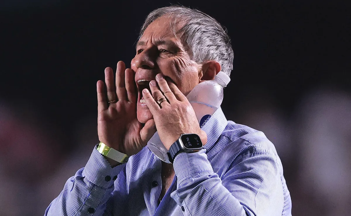 Ariel Holan, técnico do Cerro, expõe diferença milionária após classificação para o Palmeiras