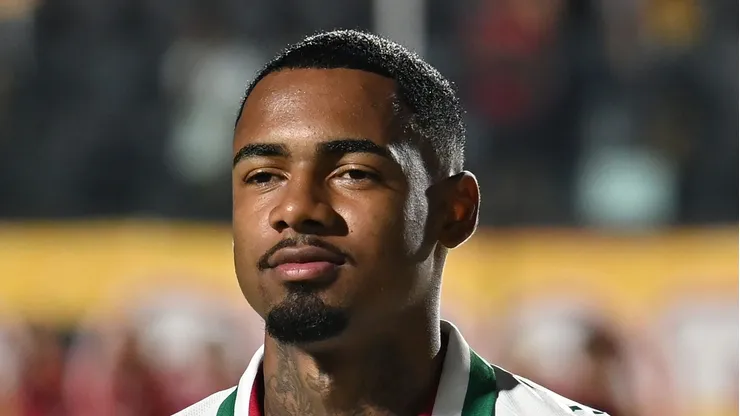 Allan em campo pelo Verdão contra o Vitória, no Barradão.