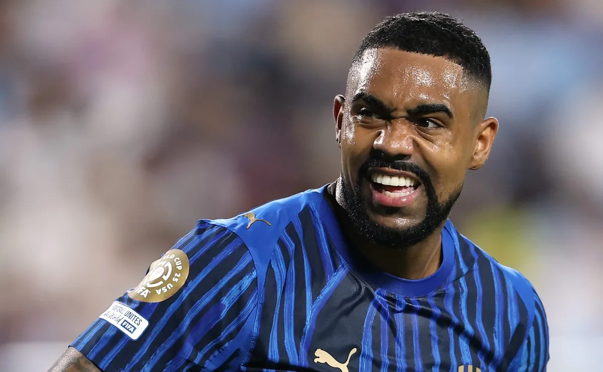 Malcom, ex-Corinthians, tem futuro definido e assina contrato de 3 anos para jogar pelo Al Jazira