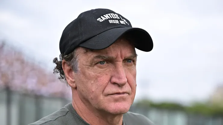 Cuca durante jogo do Peixe em São Januário.