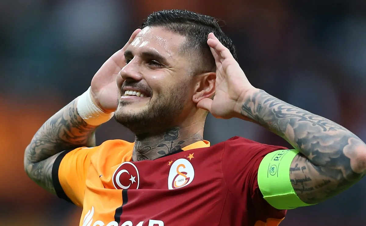 Vasco recusa Icardi e avança com oferta de R$ 9 milhões por Bruno Duarte; atacante fica fora de jogo na Liga Europa