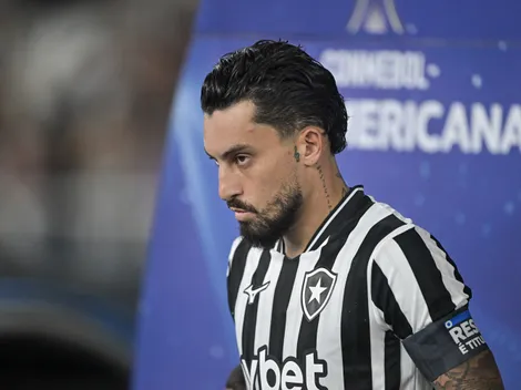 Alex Telles cobra postura após polêmica com técnico do Cienciano