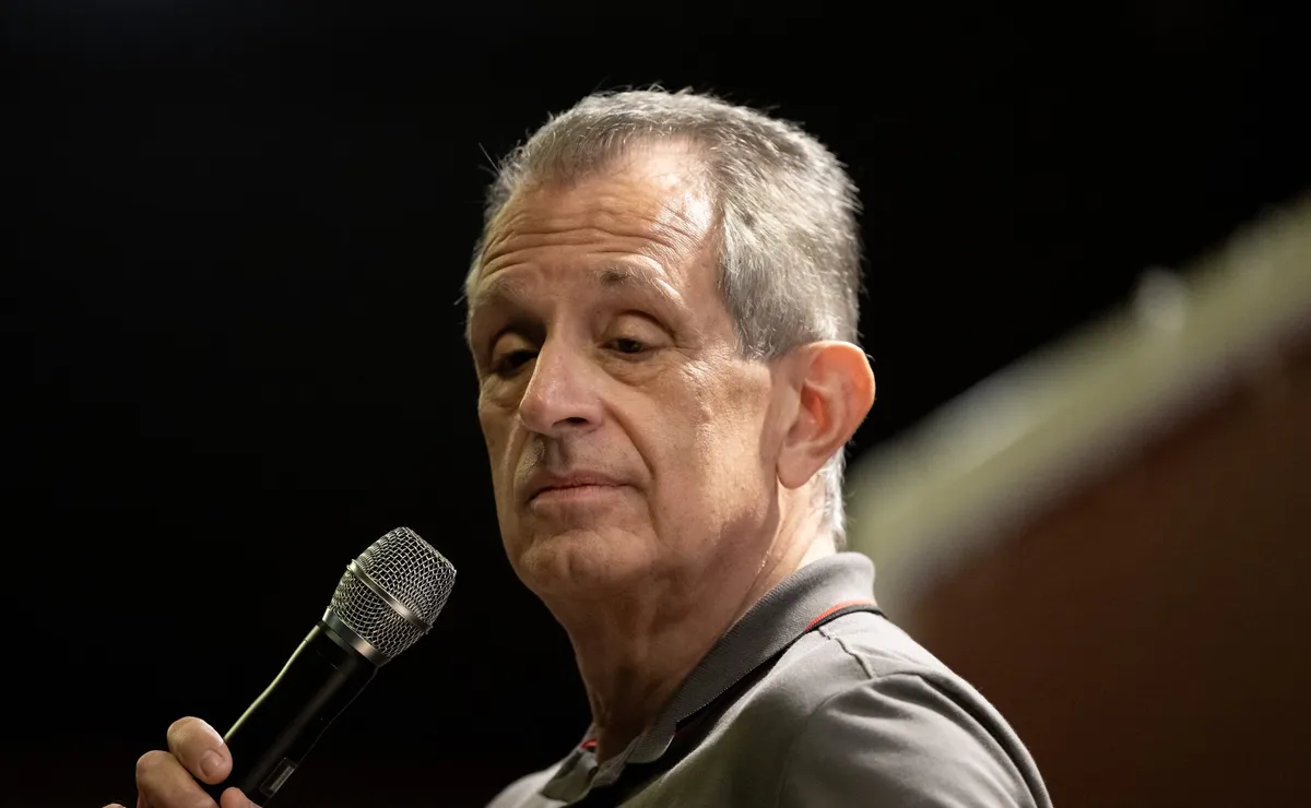 Gramado do Maracanã: Bap, presidente do Flamengo decide demitir gestor um dia após reclamações