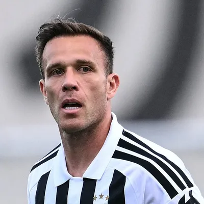 Arthur é disputado por vários times brasileiros
