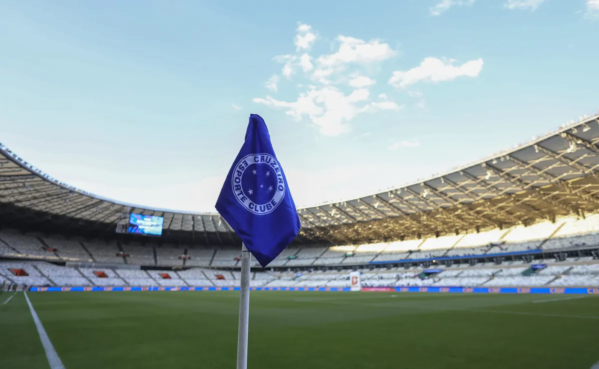 Cruzeiro pode ser impedido de jogar no Mineirão após decreto de MG proibir publicidade de bets no estádio