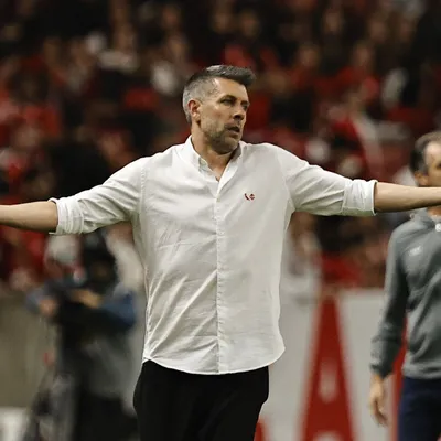 Pezzolano mantém dúvida no Inter antes de duelo decisivo