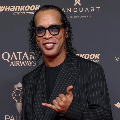 Ronaldinho Gaúcho é apresentado pelo Ravenna