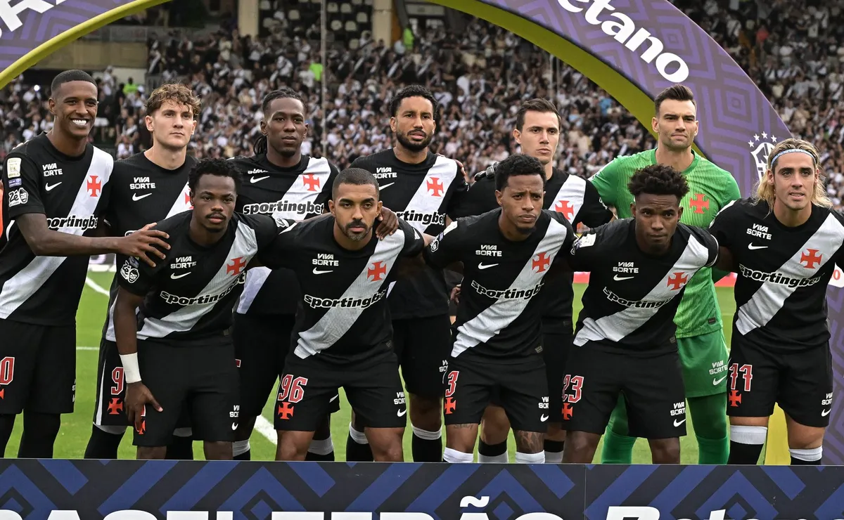 Vasco prioriza reforços brasileiros após excesso de estrangeiros no elenco