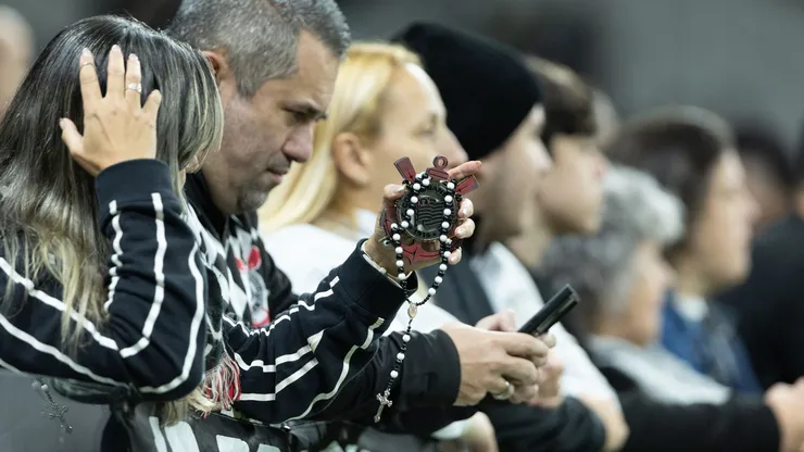 Torcida do Corinthians na Neo Química Arena - Foto Joisel AmaralAGIF