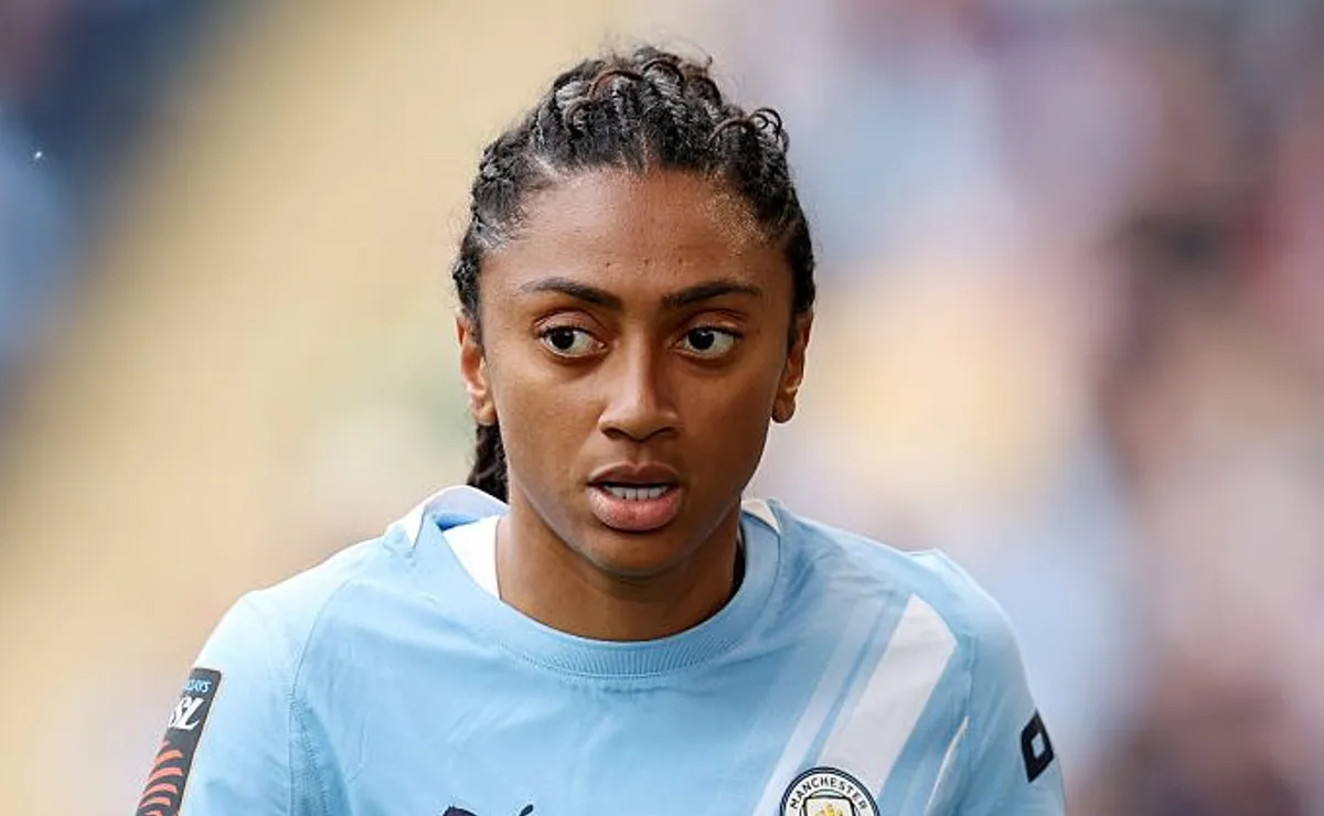 10 maiores vendas da história do futebol feminino aconteceram a partir de 2025