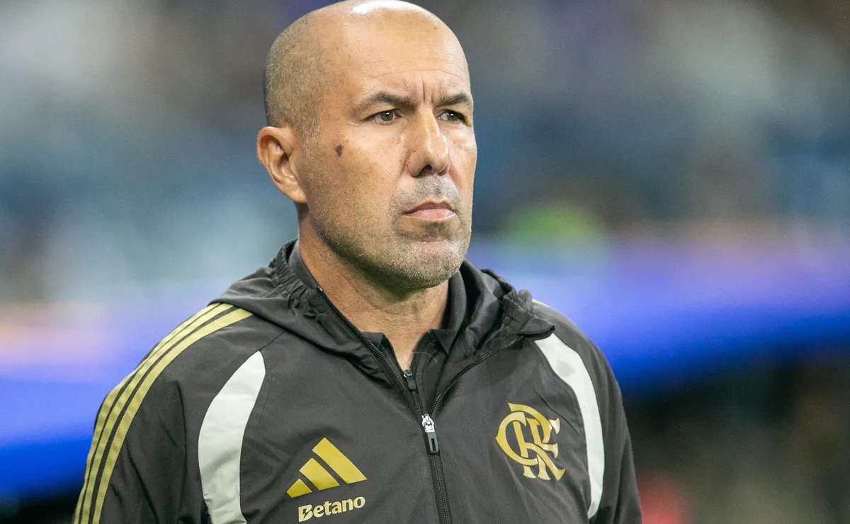 Estratégia de Leonardo Jardim começa bem, mas Flamengo leva virada do Cruzeiro