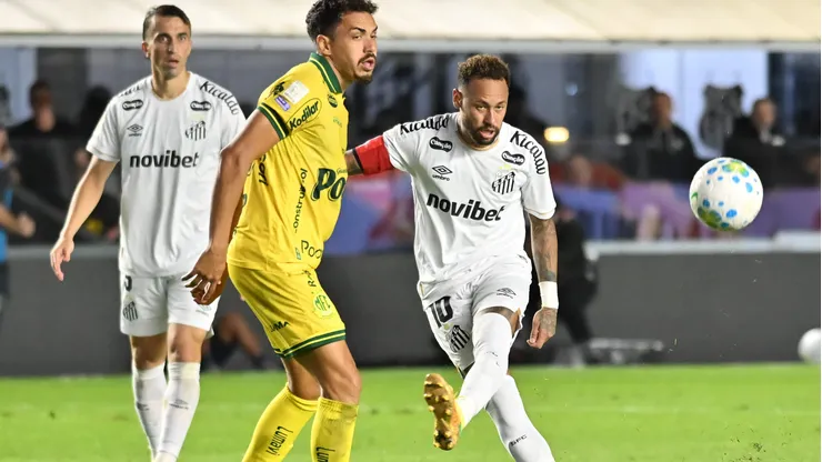 SP - SANTOS - 23/08/2026 - BRASILEIRO A 2026, SANTOS X MIRASSOL - Neymar jogador do Santos durante partida contra o Mirassol no estadio Vila Belmiro pelo campeonato Brasileiro A 2026. Foto: Jota Erre/AGIF