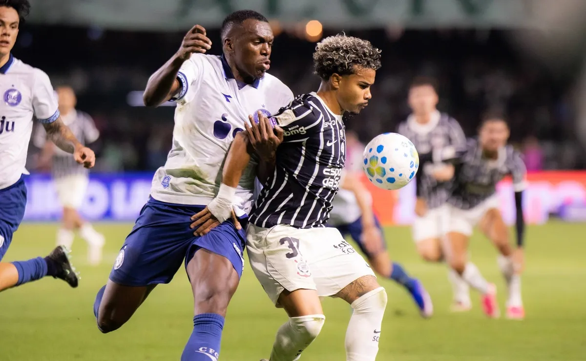 Corinthians cai de rendimento após valorizar a posse, volta a finalizar pouco e perde para o Coritiba