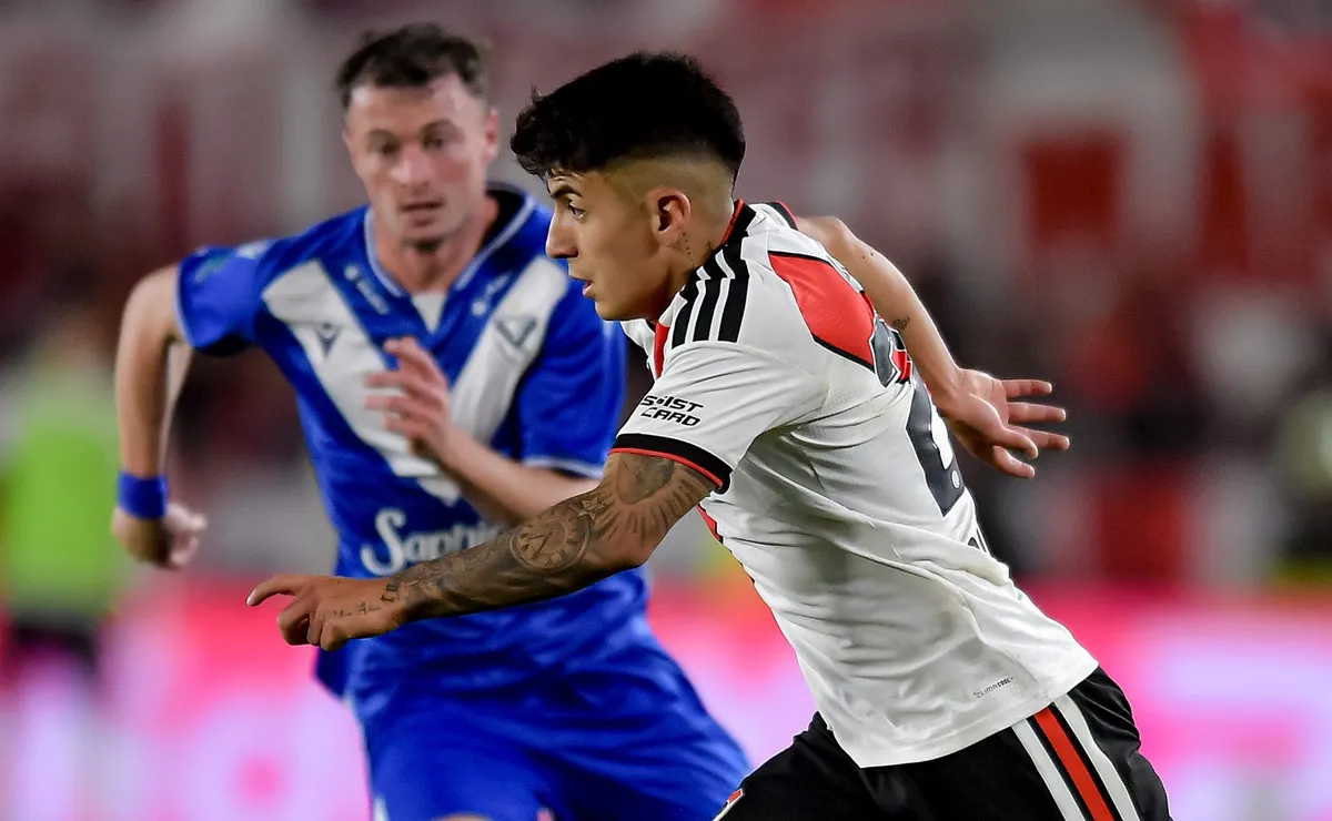 Ex-Alvo do Flamengo, Almada falha feio e vira vilão em tropeço do River Plate na Argentina