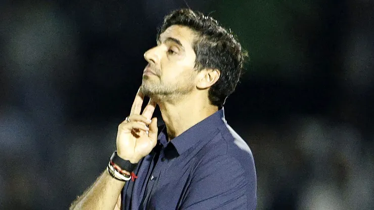 Abel revela como mtivou a virada de chave palestrina que acabou em goleada conrra o Vasco - Foto: Thiago Calil/AGIF