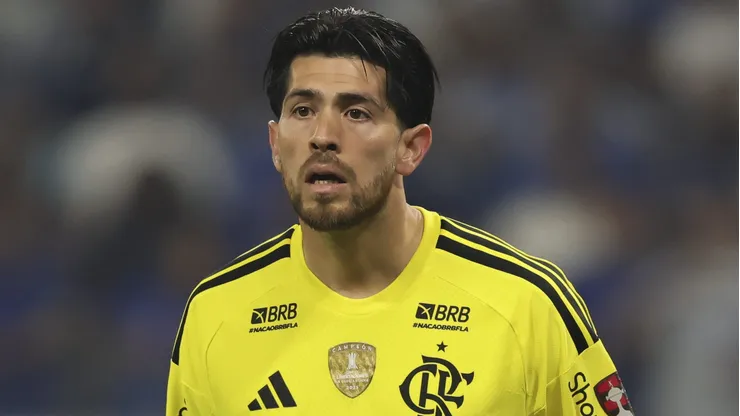 Rossi goleiro do Flamengo durante partida contra o Cruzeiro no estadio Mineirao pelo campeonato Copa Libertadores 2026.
