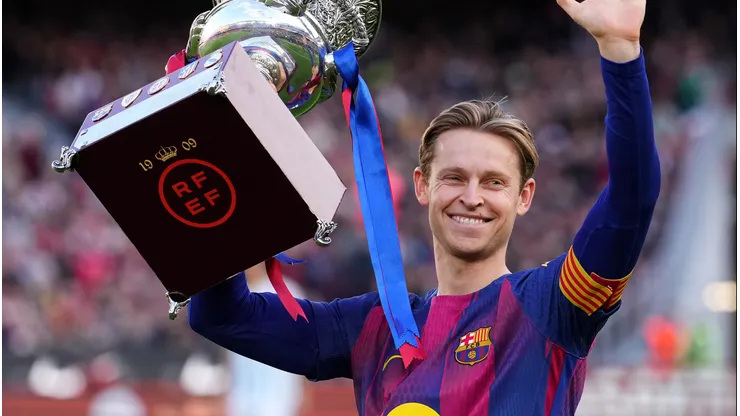Frenkie de Jong interessa ao Manchester City.