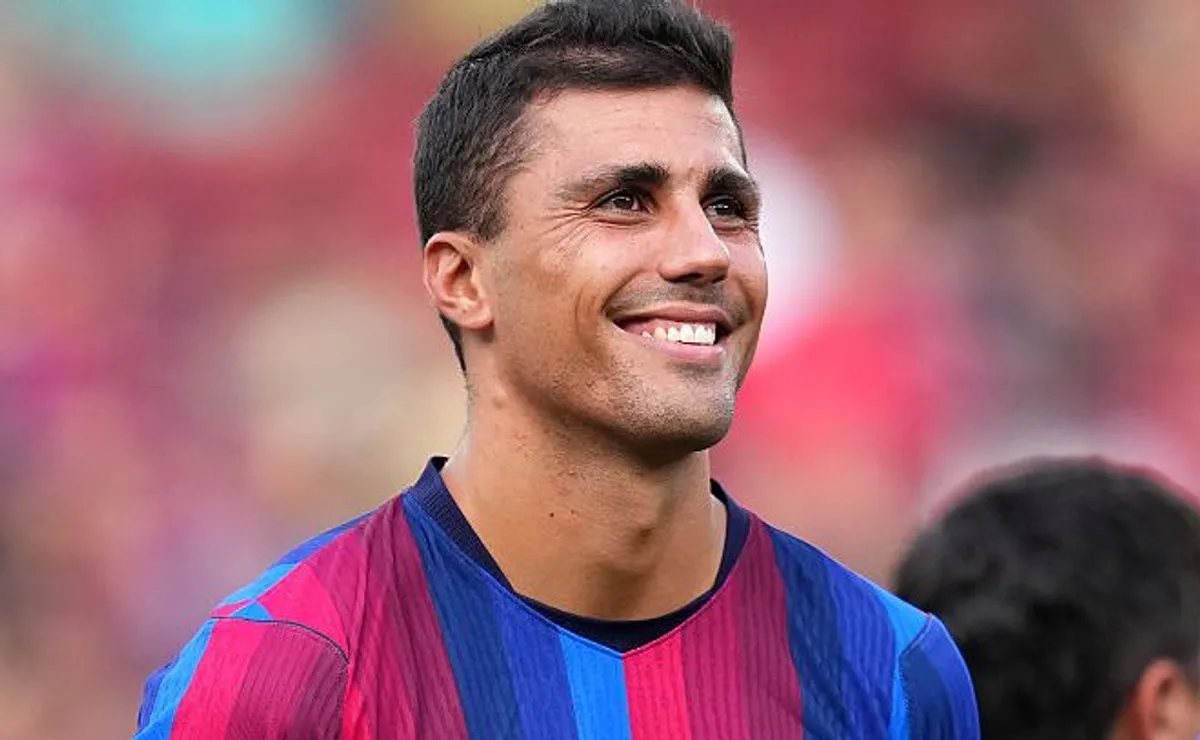 Barcelona acelera preparação e Rodri tem data de estreia projetada por Hansi Flick