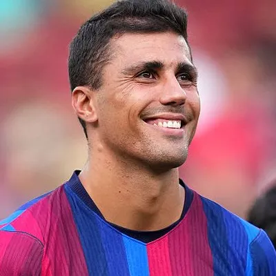 Barcelona acelera trabalho e Flick define data para estrear Rodri
