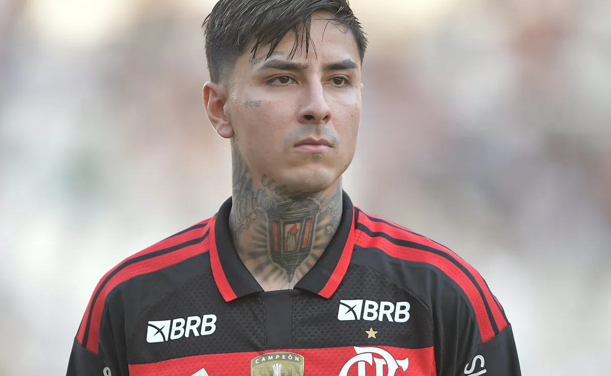 Flamengo envia contraproposta para renovação de Pulgar e confia em desfecho positivo