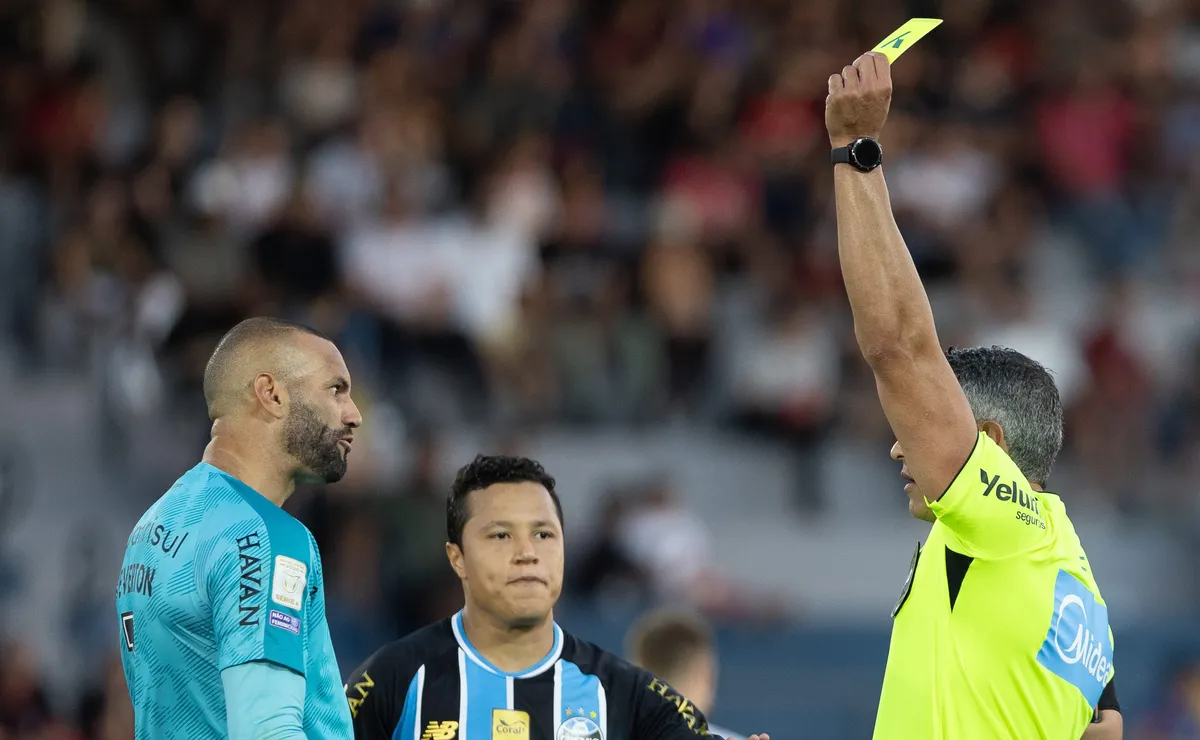 STJD denuncia clubes e atletas por incidentes na rodada de final de semana do Brasileirão