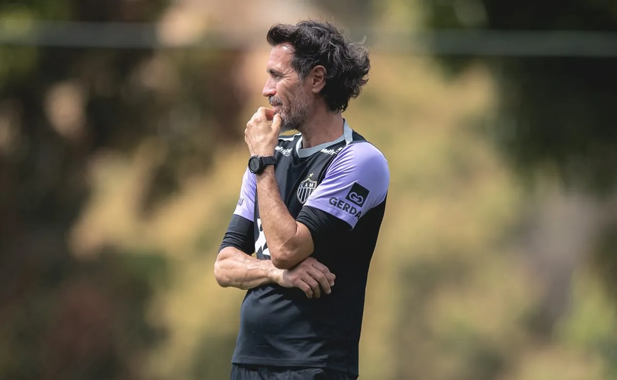 Domínguez altera meio-campo e reforça tática do Atlético contra o Cruzeiro
