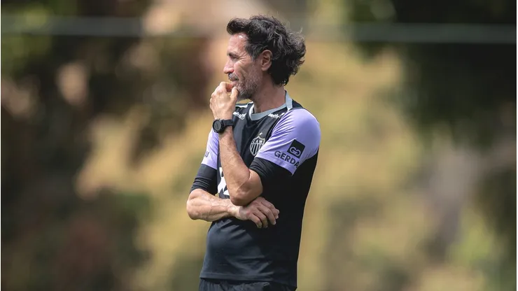 Domínguez comanda treino na Cidade do Galo - Foto: Pedro Souza / Atlético