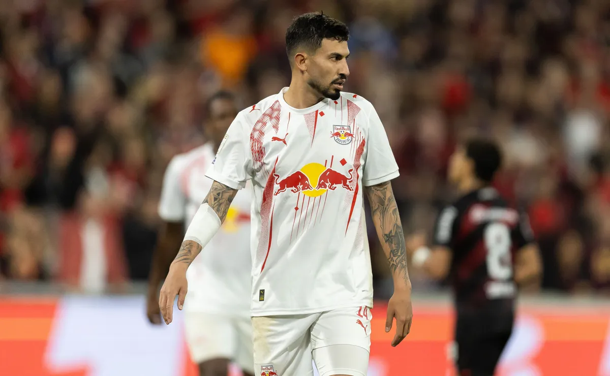 Pedro Henrique entra na mira do Krasnodar, que avança por zagueiro do Bragantino