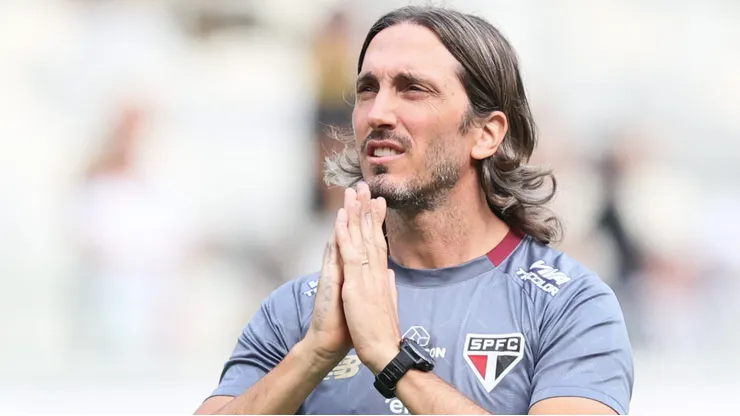 Queria ou não, Zubeldía fez o último trabalho que apontou avanços no São Paulo - Foto: Gilson Lobo/AGIF